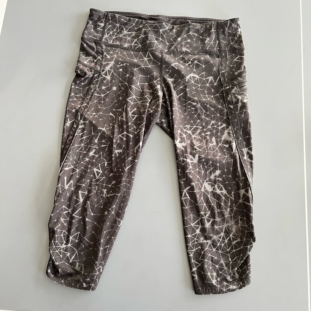 Lululemon cropped train times leggings